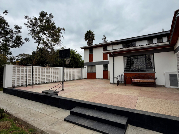 5 Bedroom + 3DSQ For Rent.